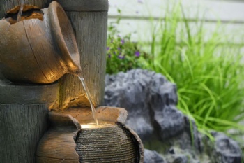 Custom Jar Decorative Resin Garden Water Fountain Outdoor Waterfall